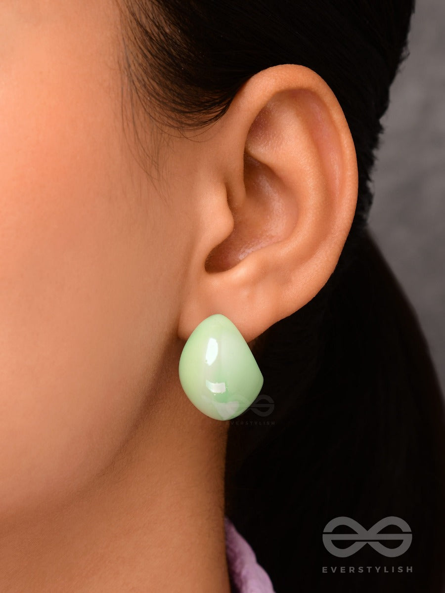 Groovy Arcs - Holographic Acrylic Earrings (Light Green)