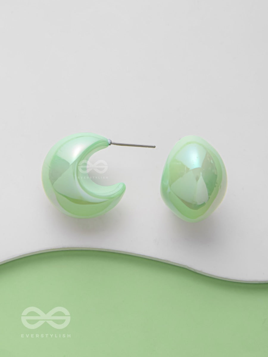 Groovy Arcs - Holographic Acrylic Earrings (Light Green)