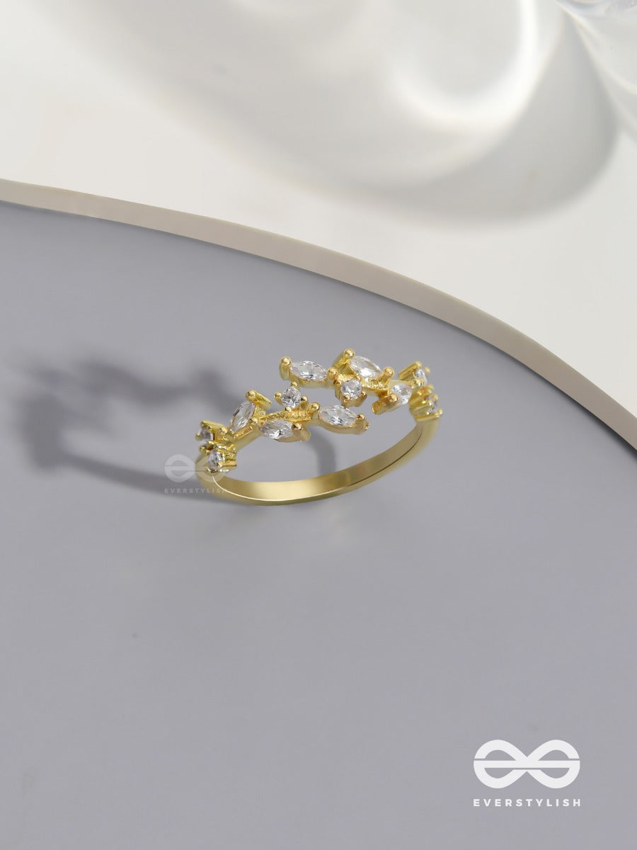 The Snowy Leaves - Cubic Zirconia Golden Ring (Adjustable)
