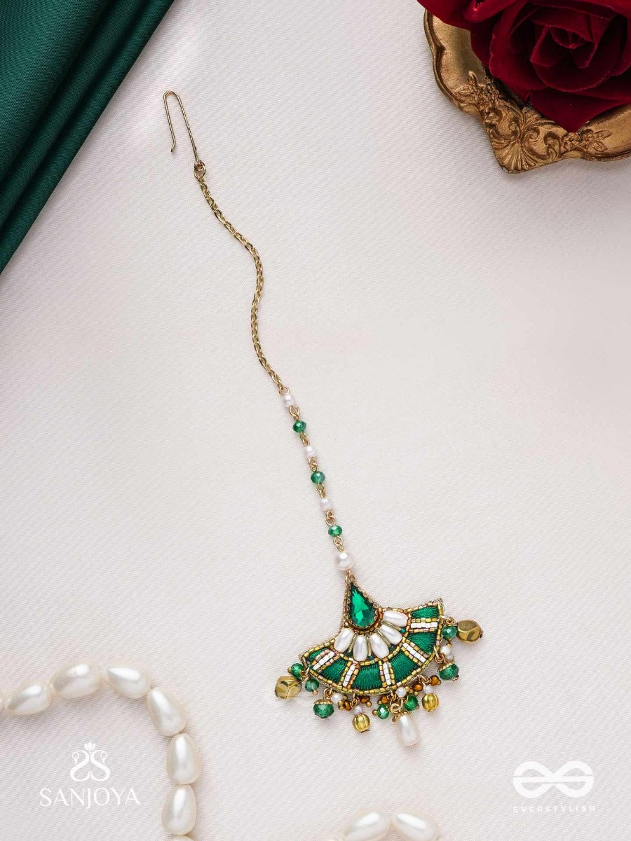 Nartakilata-Dancer's Vine- Maangtika With Stones, Pearls, Beads And Threadwork