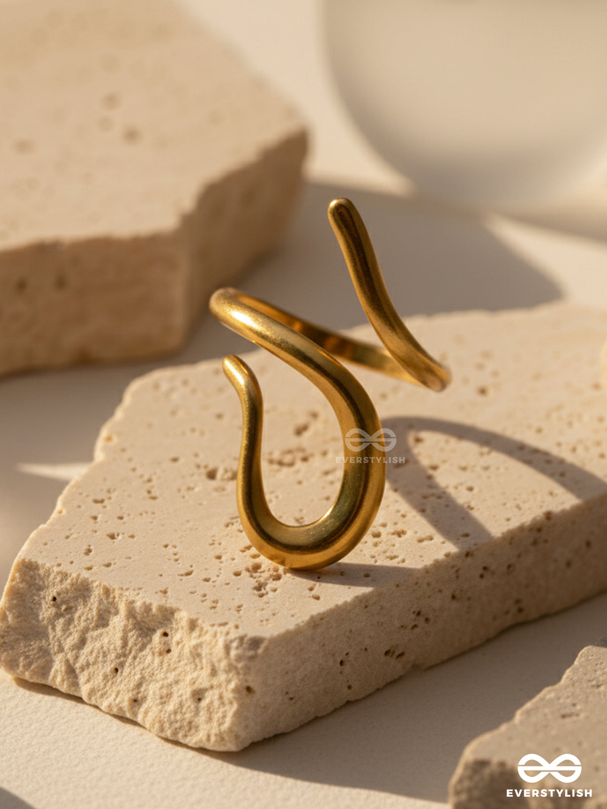 Curvaceous Glam - Stainless Steel Anti-Tarnish Golden Ring