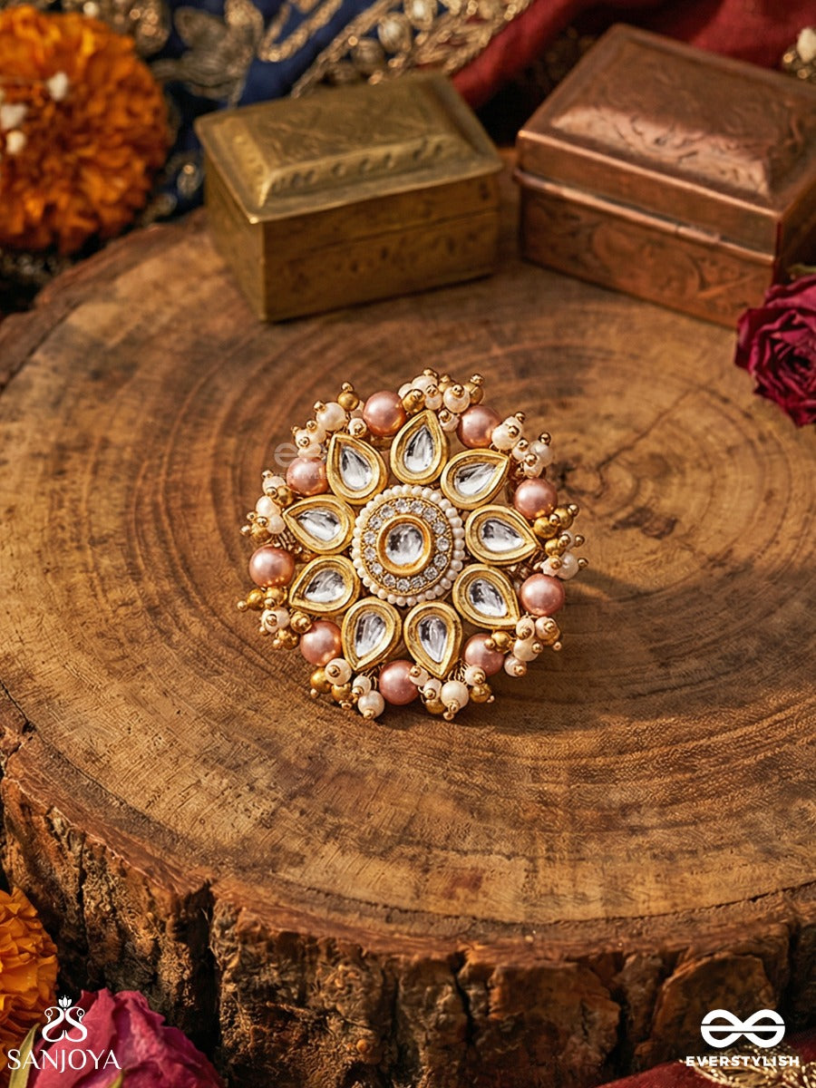 Eeshrita - Divine Grace - Statement Ring With Ornamental Disc And Multi-Stone Cluster Detail