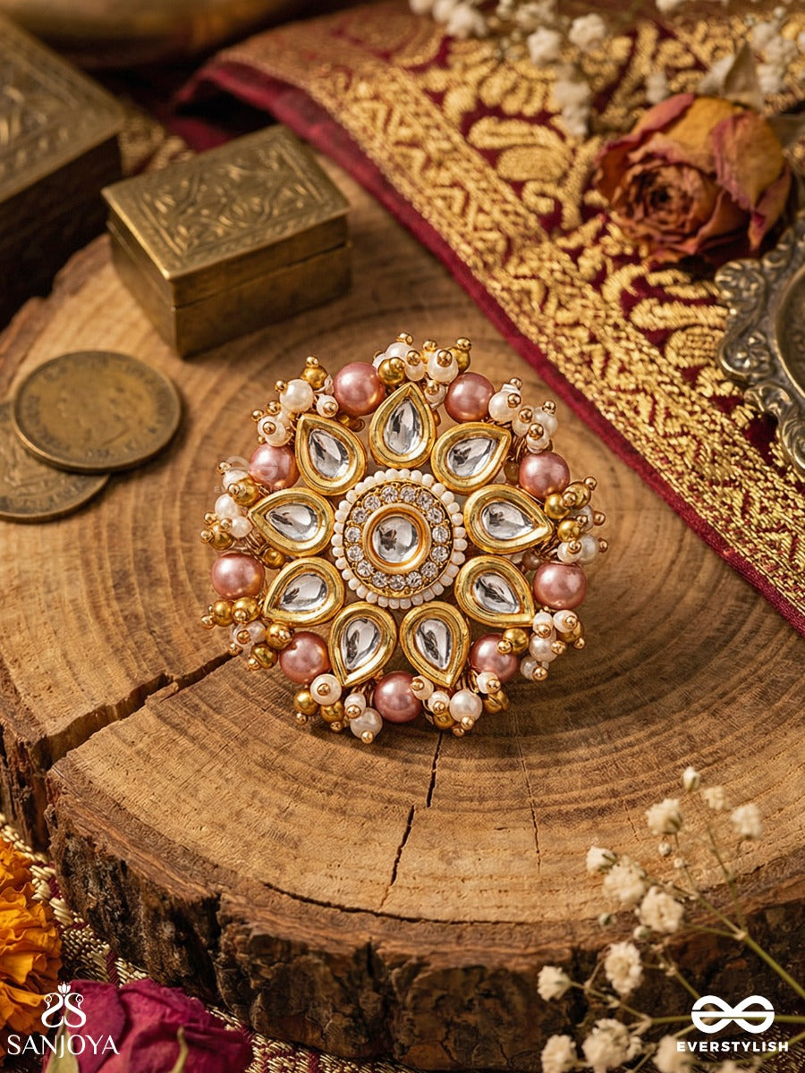 Eeshrita - Divine Grace - Statement Ring With Ornamental Disc And Multi-Stone Cluster Detail