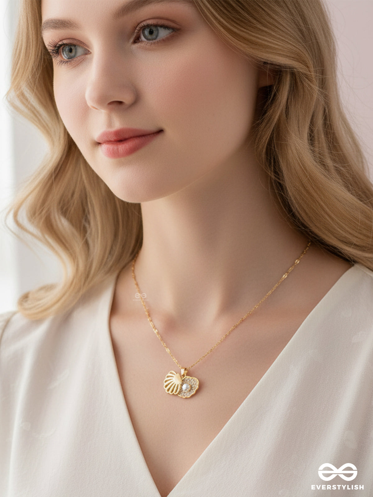 Golden Seashell - Pearl Embellished Pendant