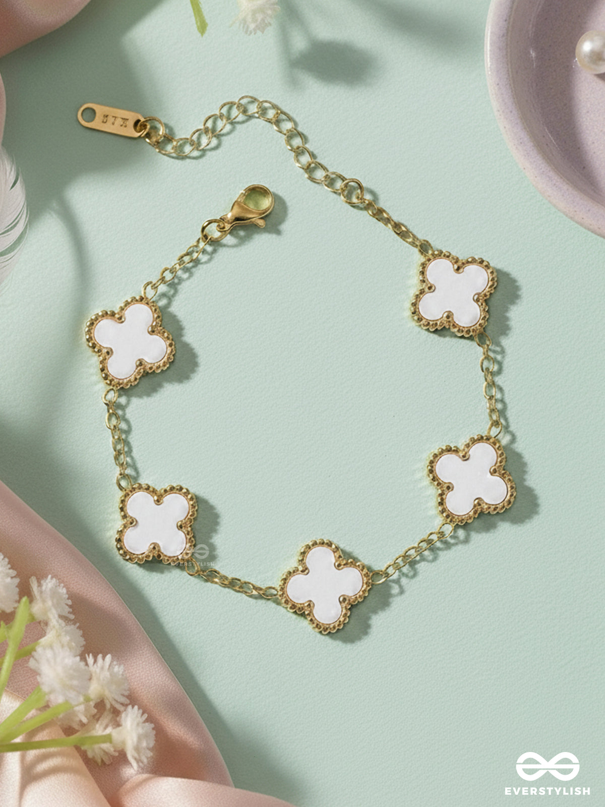 Golden White Clover - Holographic Stainless Steel 18K Gold Plated Anti Tarnish Bracelet