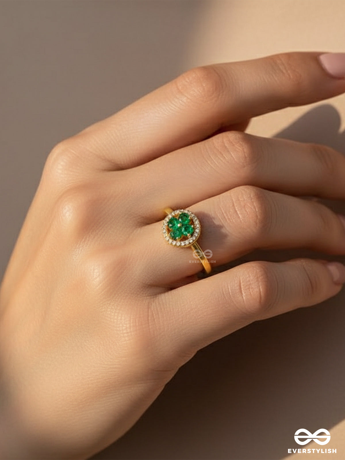 Emerald Essence - Anxiety Spinning Ring Inlaid With Cubic Zicronia Stones