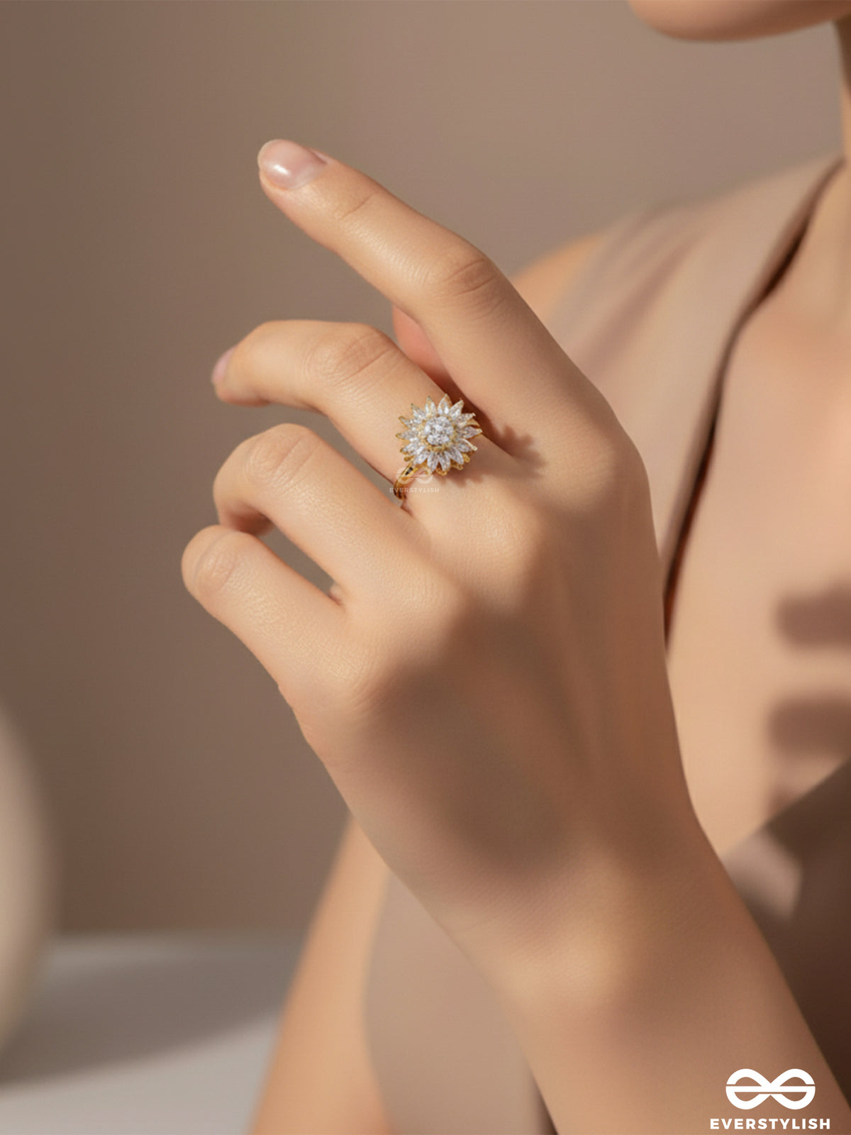 Daisy Spark - Anxiety Spinning Ring Inlaid With Cubic Zicronia Stones