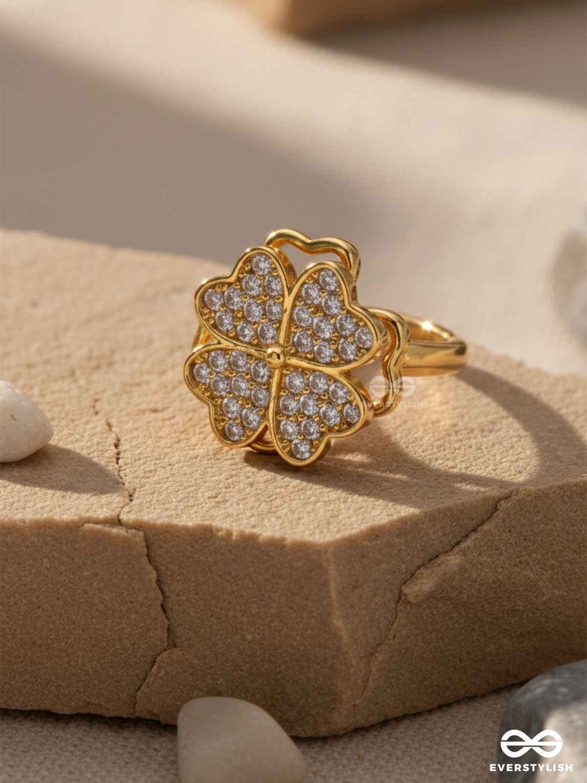 Lucky Four Leafed Clover - Anxiety Spinning Ring Inlaid With Cubic Zicronia Stones
