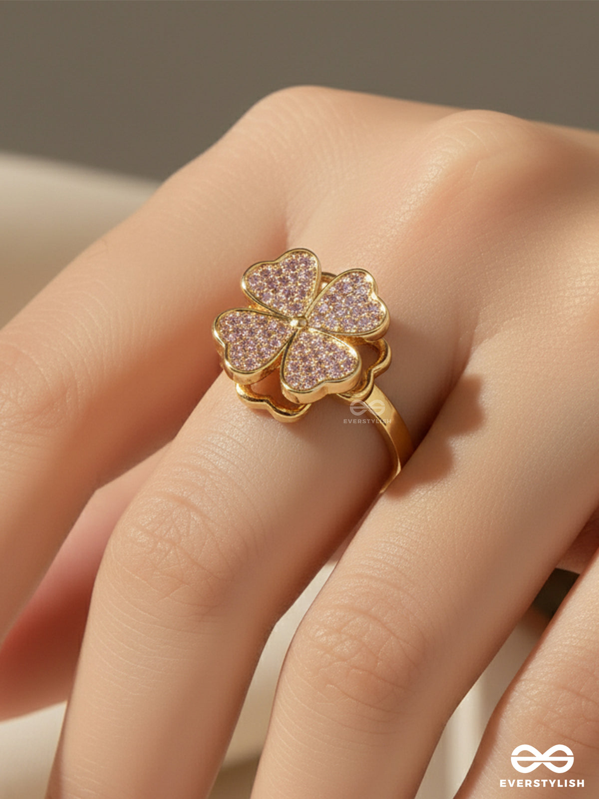 Lucky Four Leafed Clover - Anxiety Spinning Ring Inlaid With Cubic Zicronia Stones