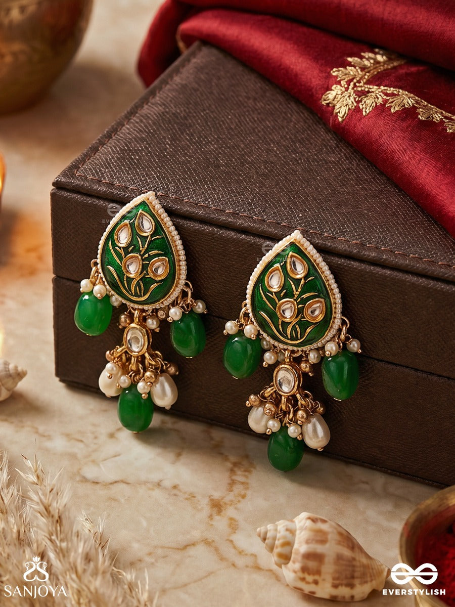 Taralika- Star-Like- Sparkling Enamelled Kundan Earrings With Pearls And Beads