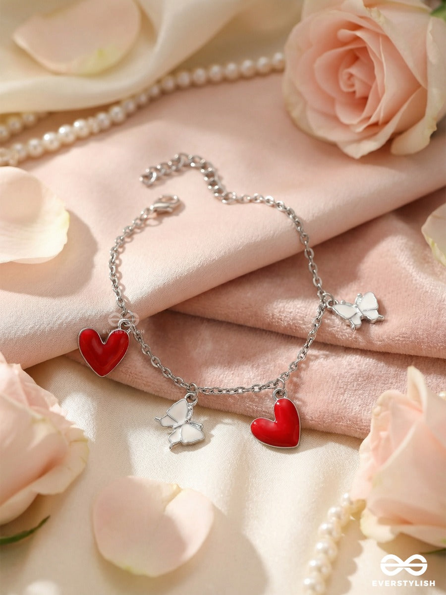 Butterfly Love - Golden Charm Bracelet