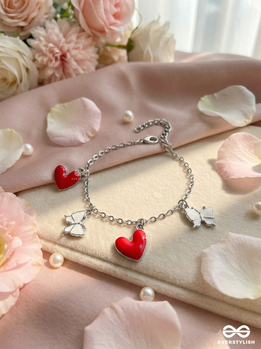 Butterfly Love - Golden Charm Bracelet