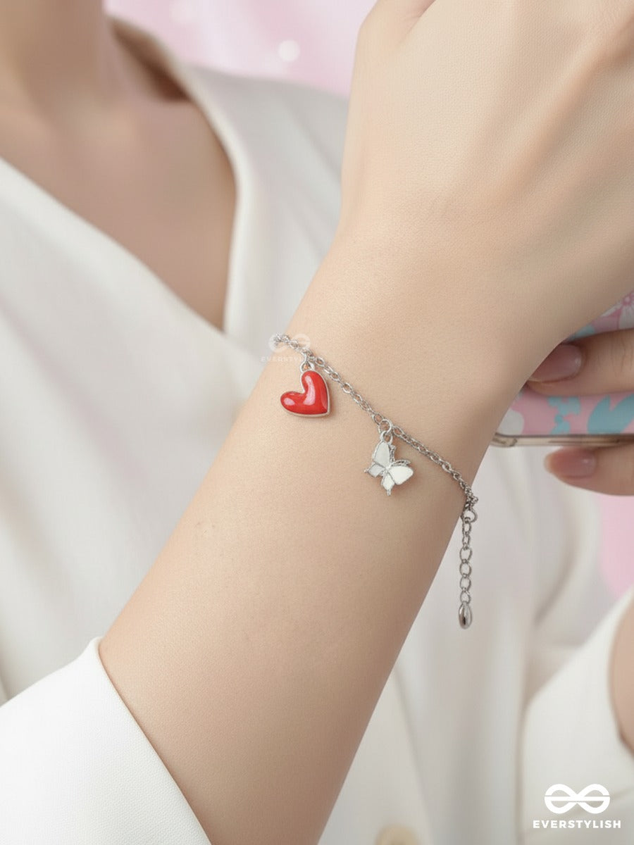 Butterfly Love - Golden Charm Bracelet