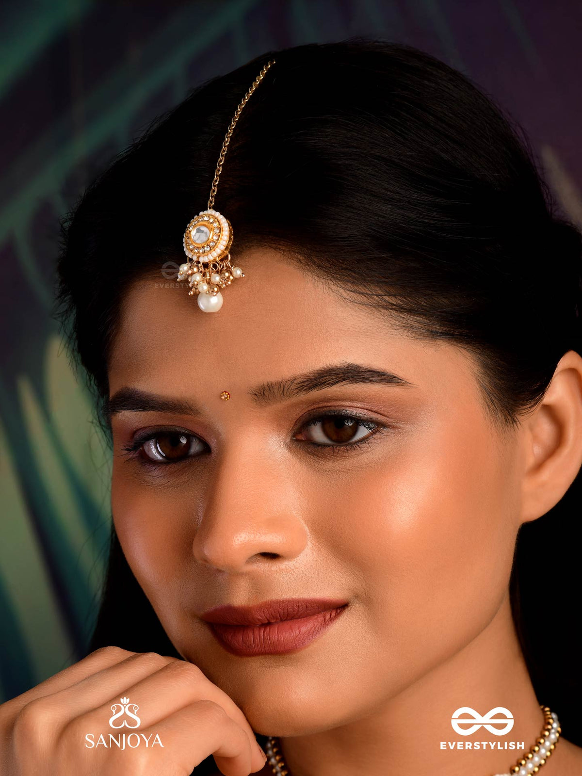 Kanaklekha - Golden Gleam- Round Polki Accented Maangtika With Dewy White Pearls And Warm Earthy Tone Beads