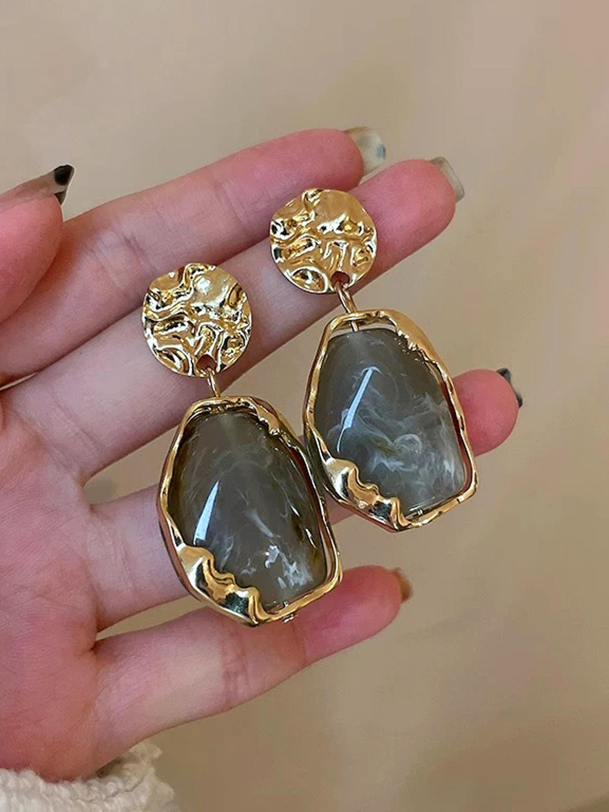 Earthen Luxe- Raw Edge Design With Smoky Marble Stone