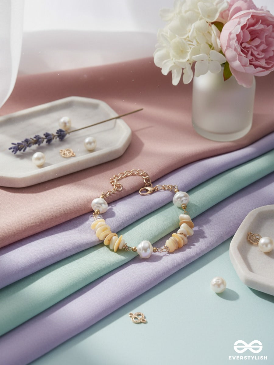 Ocean Breeze - Bracelet With Shell Beads And Pearl