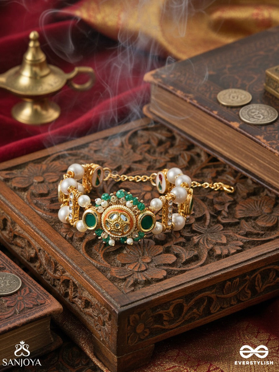 Mehrava - Aura Of Affection - Pearl Strand Bracelet With Emerald-Tone Accents And A Decorative Gold Medallion