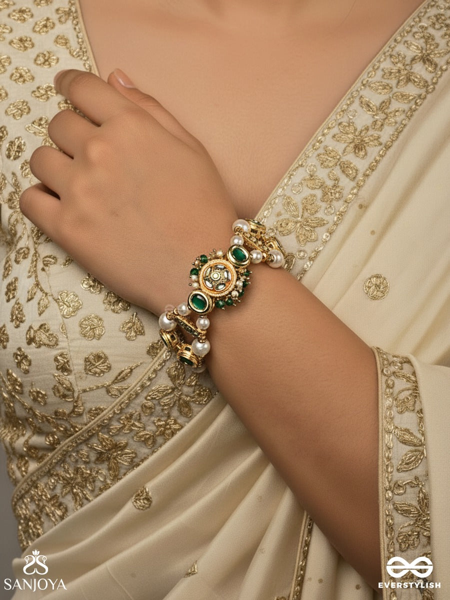 Mehrava - Aura Of Affection - Pearl Strand Bracelet With Emerald-Tone Accents And A Decorative Gold Medallion