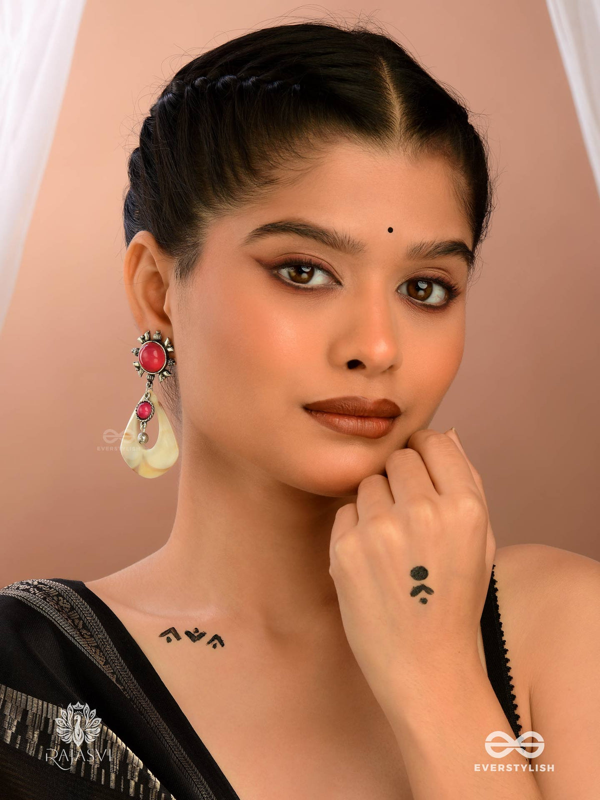 Desert Twist- Modern Dangle Oxidised Sandstone Earring