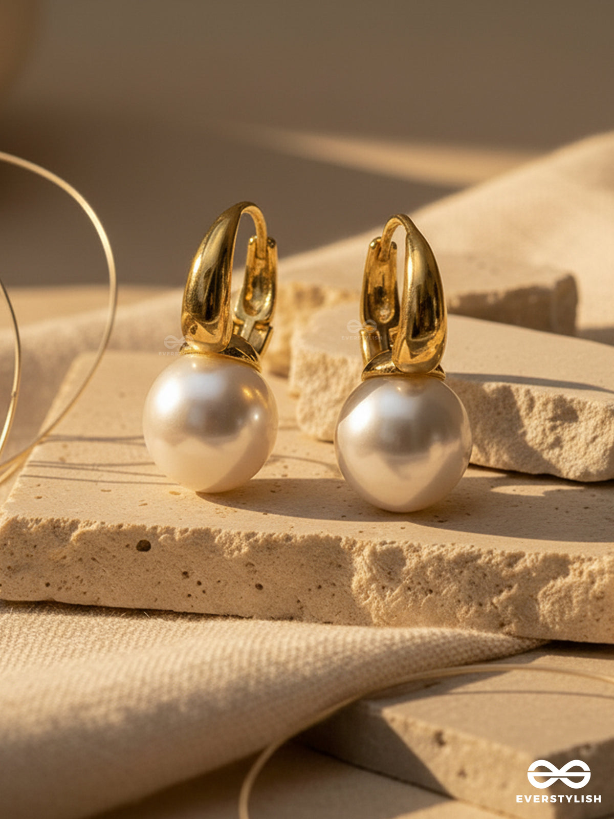 Bubble Drop - Glossy Pearl In Golden Grip