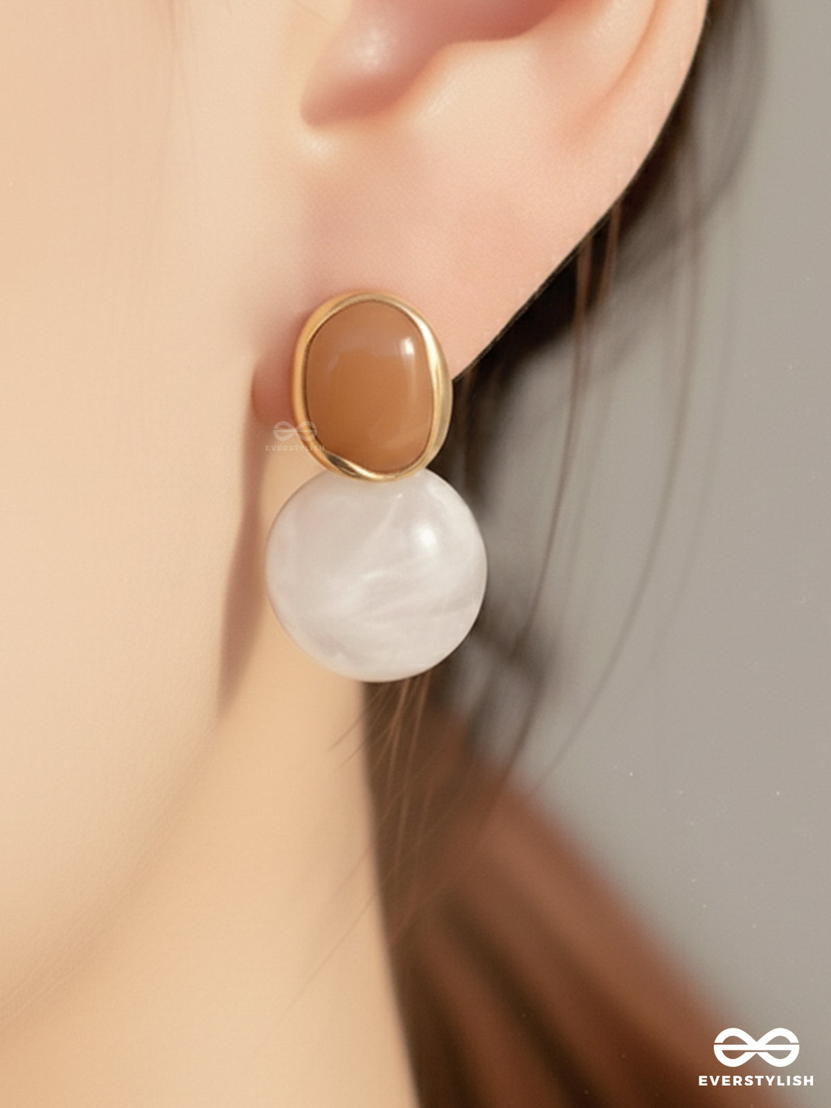 Dune Melt - Glossy Earrings In Neutral Shades