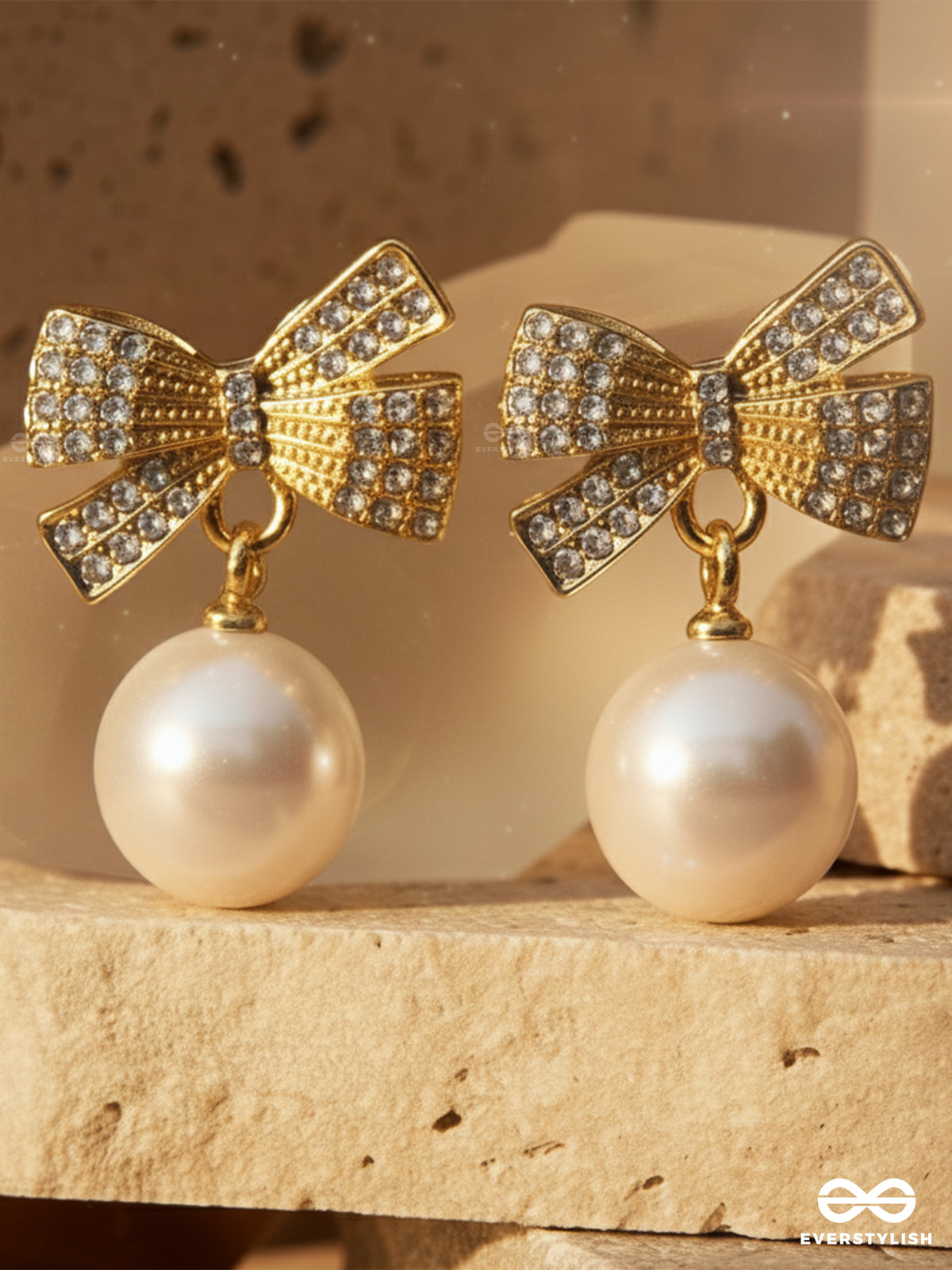 Dewdrop Dazzle - Sparkly Bow With Single Pearl Drop
