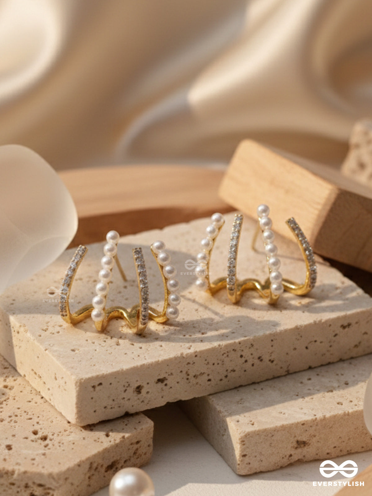 Pearl Matrix - Geometric Multi-Row Ear Cuff