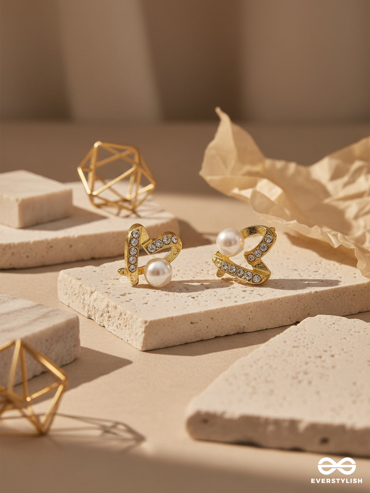 Aura Curve - Pearl & Crystal Swirl Studs