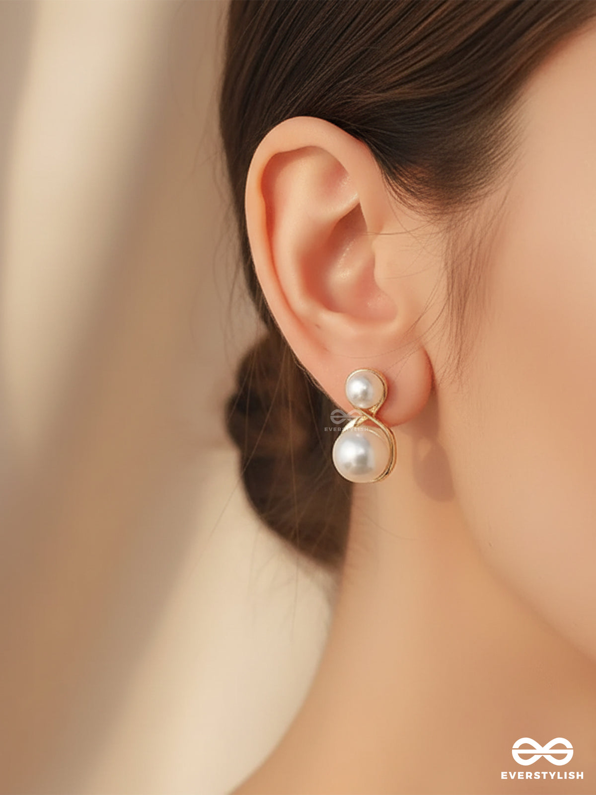 Pearl Set - Sleek Double Pearl Stud