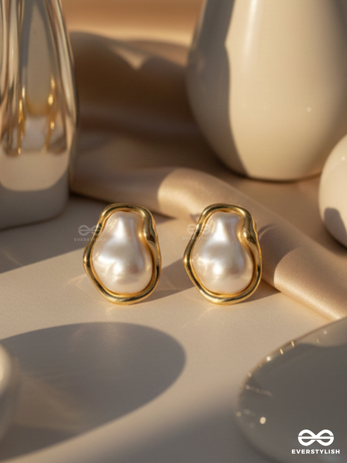 Soft Cloud - Glossy Pearl Stud Earrings