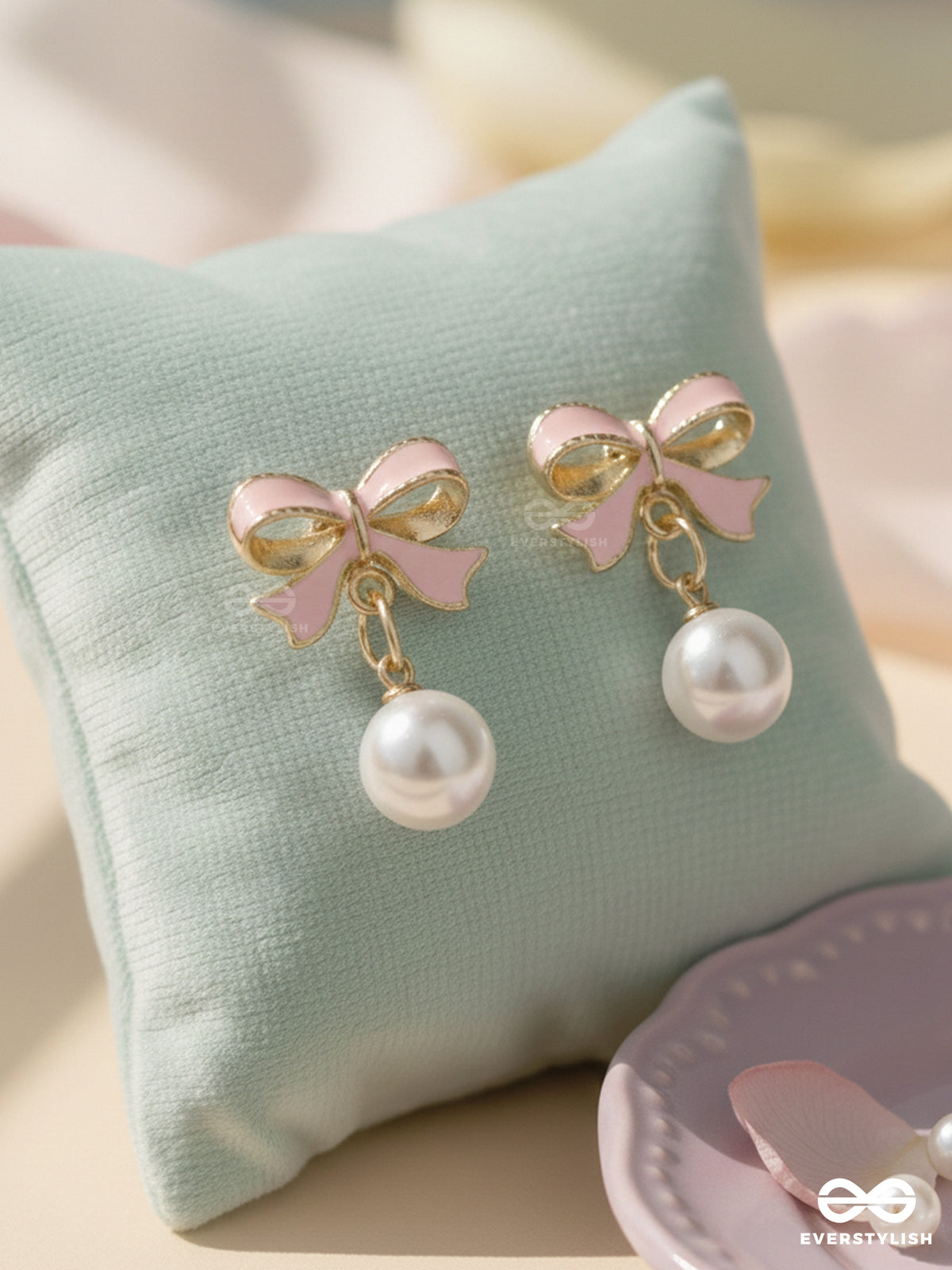 Bowberry - Pearl Drop Earrings
