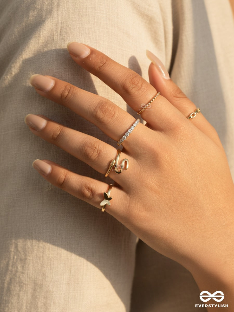 All About Curves - Modern Golden Ring Set