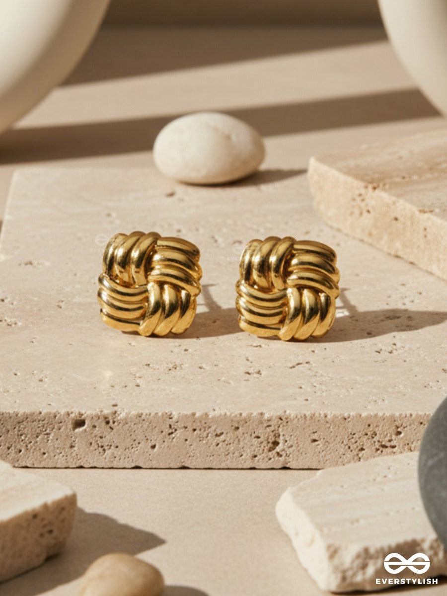 Interlink - Contemporary Gold Studs