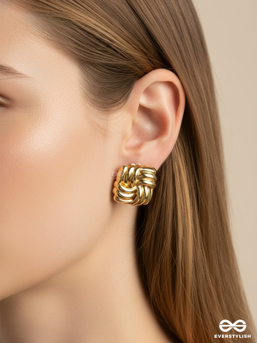Interlink - Contemporary Gold Studs