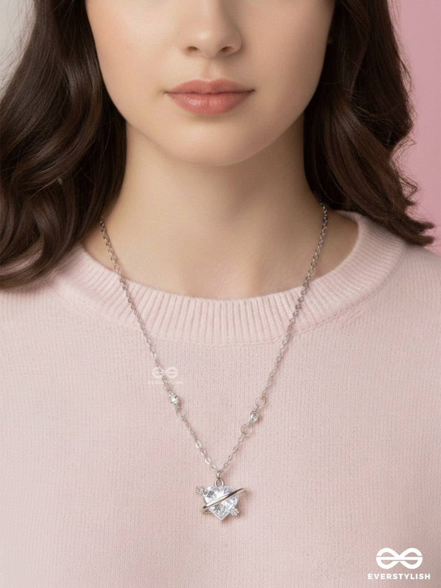 Nova Trace - Star Detail Necklace