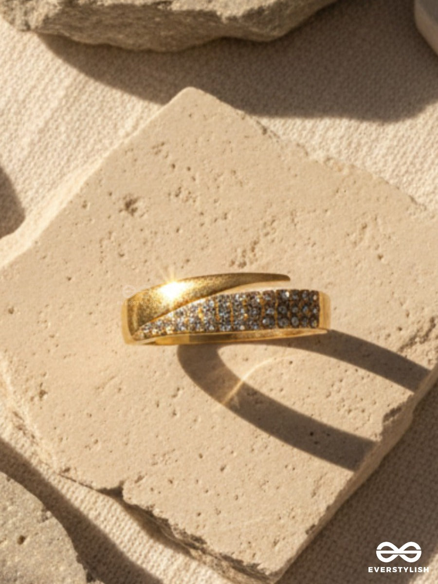 Glint Sweep - Modern Gold Ring