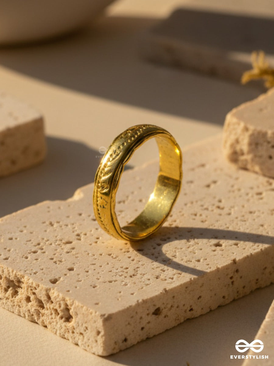 Soft Etch - Minimal Gold Ring