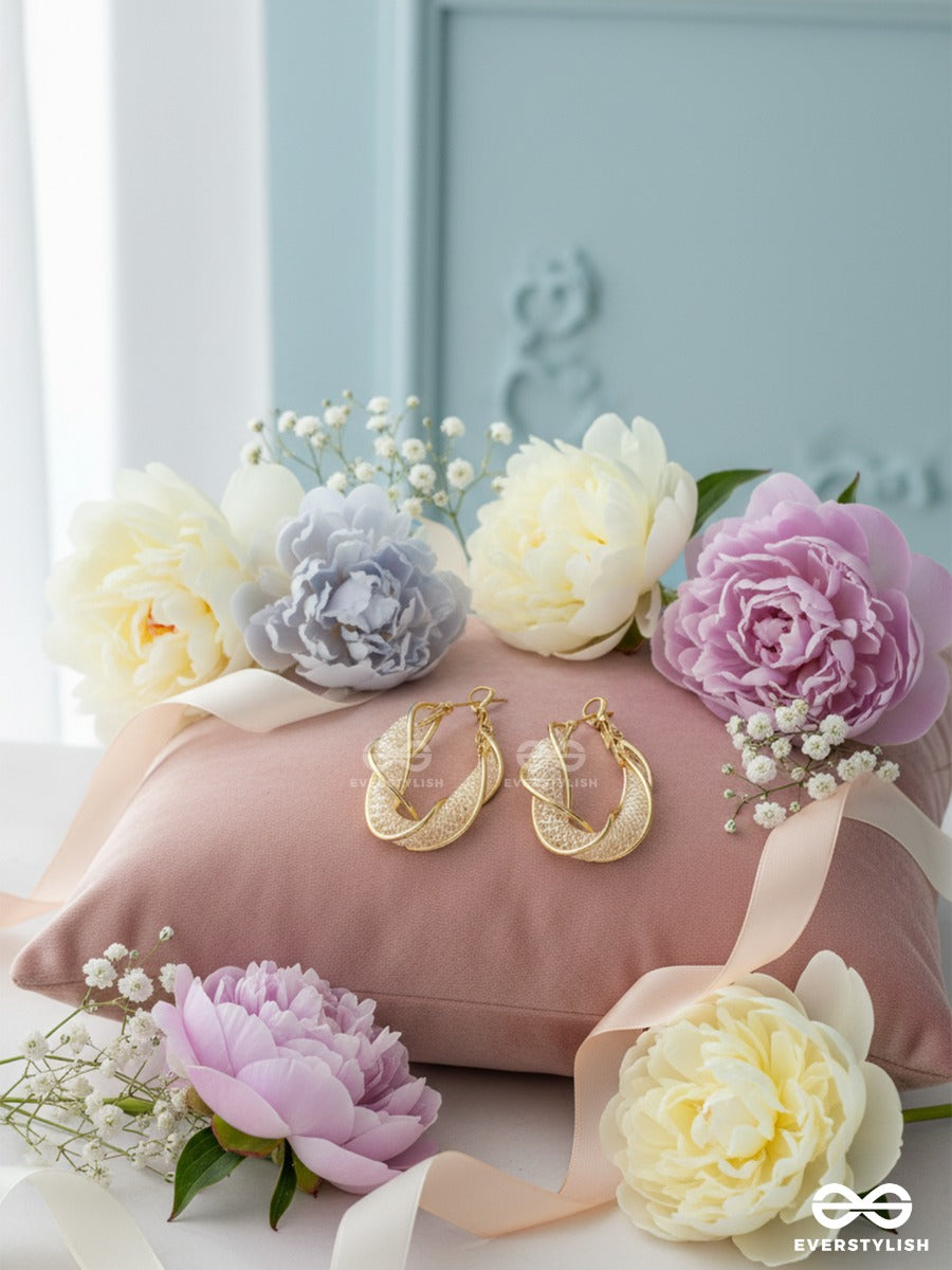 Aura Twist - Delicate Hoop Earrings
