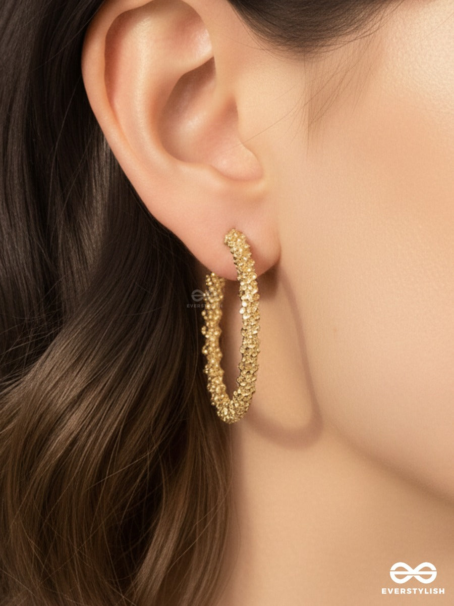 Aurora Twist - Gold Oval Earrings
