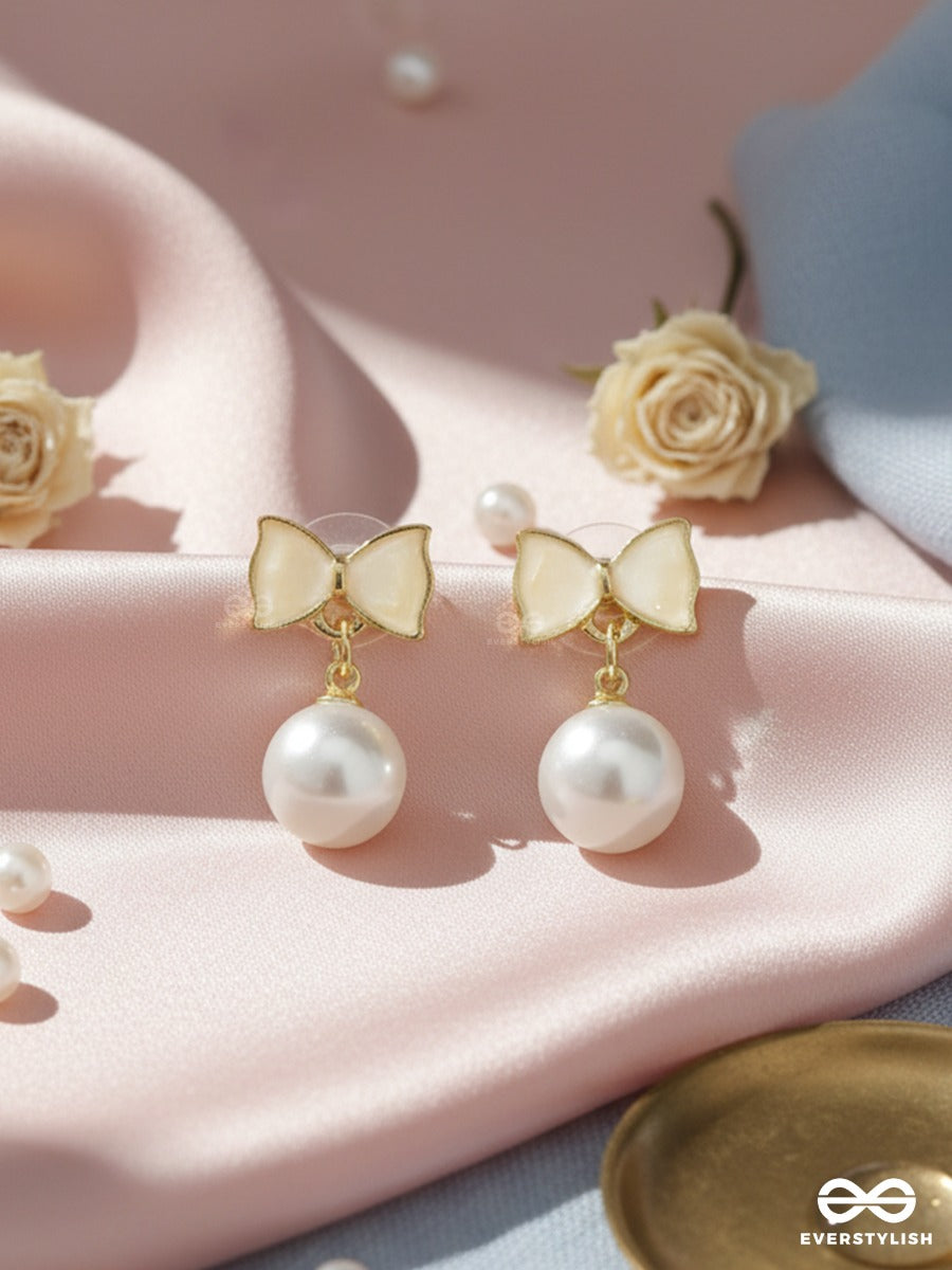 Velora Ribbon - Classic Pearl Earrings