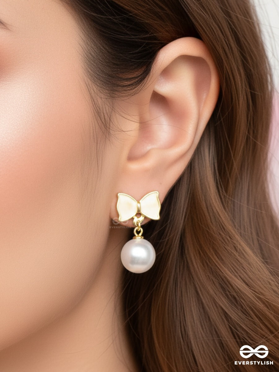 Velora Ribbon - Classic Pearl Earrings