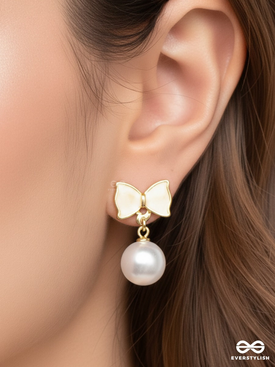 Velora Ribbon - Classic Pearl Earrings