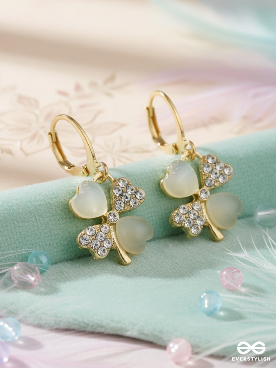 Twinkle Charm - Gold Clover Earrings