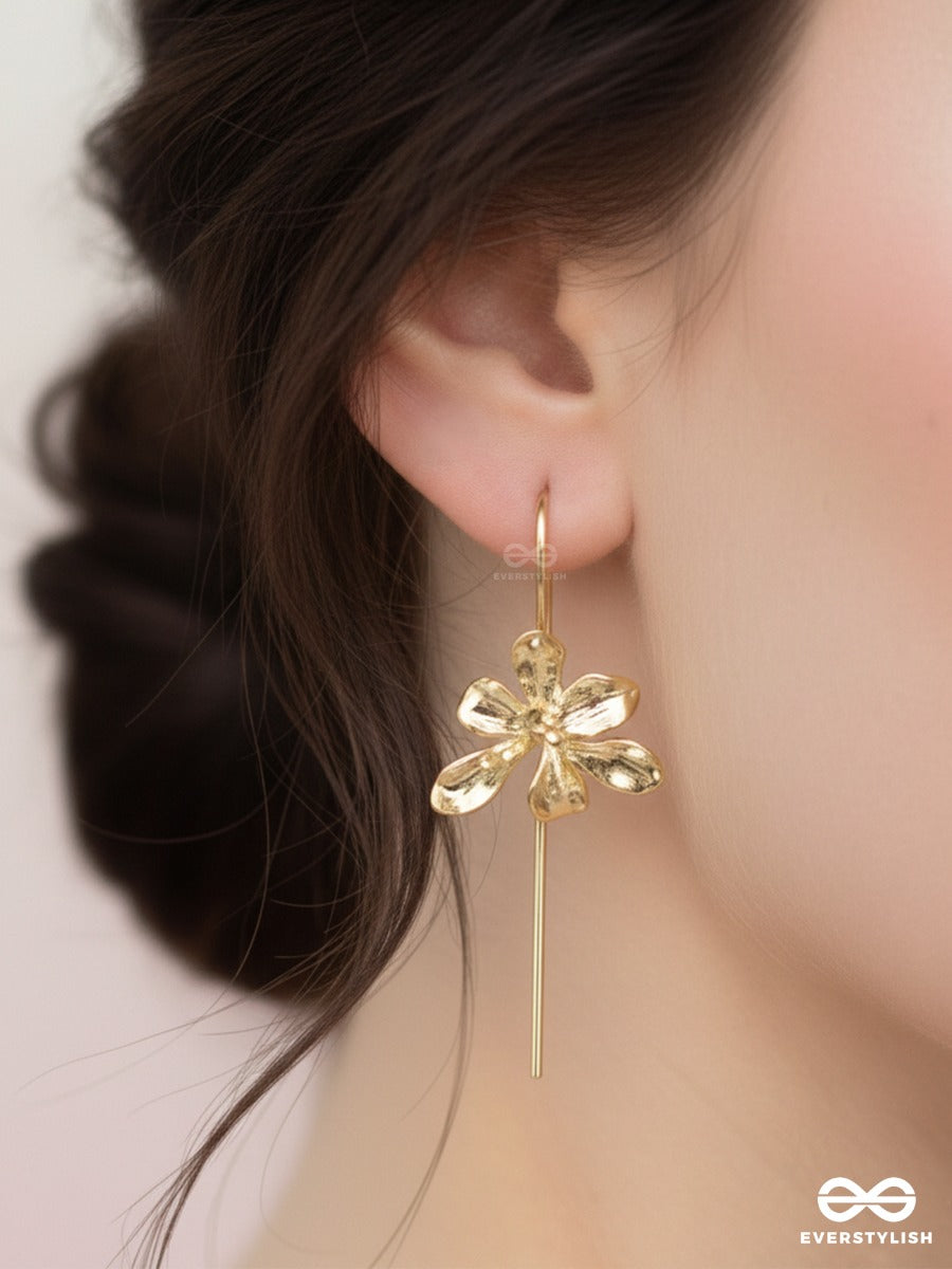 Bloom In Motion - Golden Thread Earrings