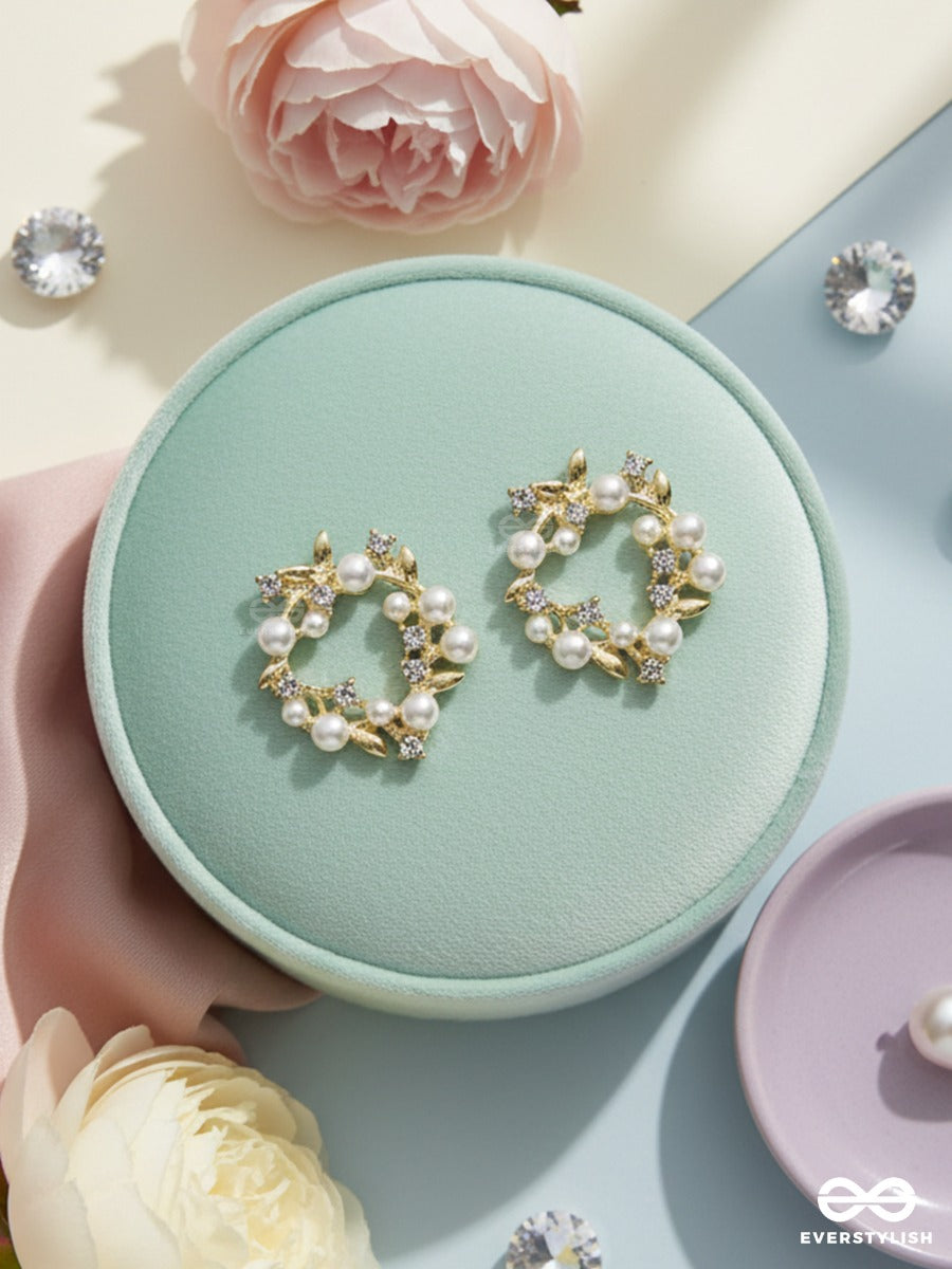 Heirloom Wreath - Pearl Cluster Hoops