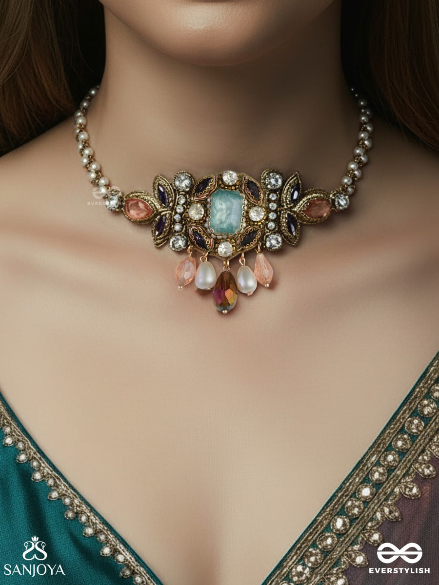 Chitraratna - Ornate Jewel - Ornate Necklace With Gem Medallion And Delicate Drop Accents