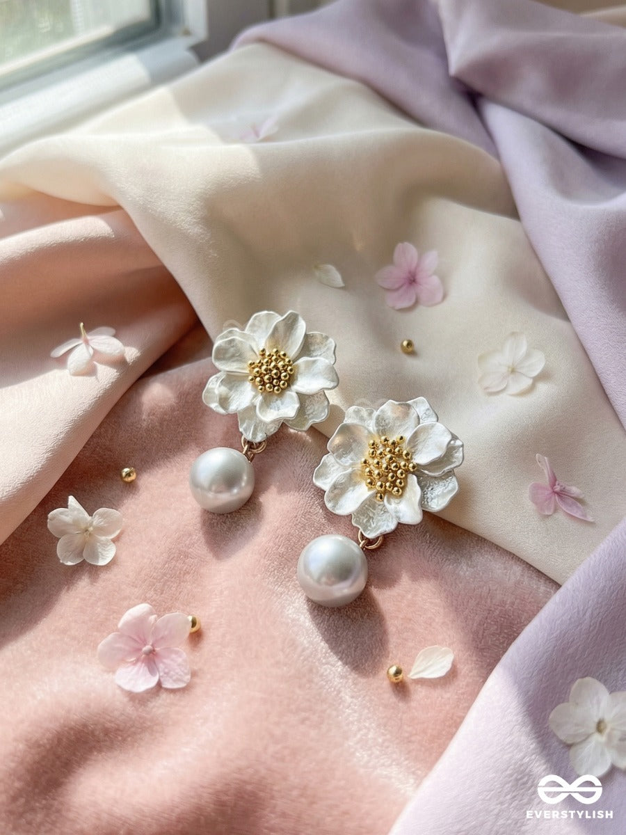 Daisy Veil - Floral Pearl Drop Earrings