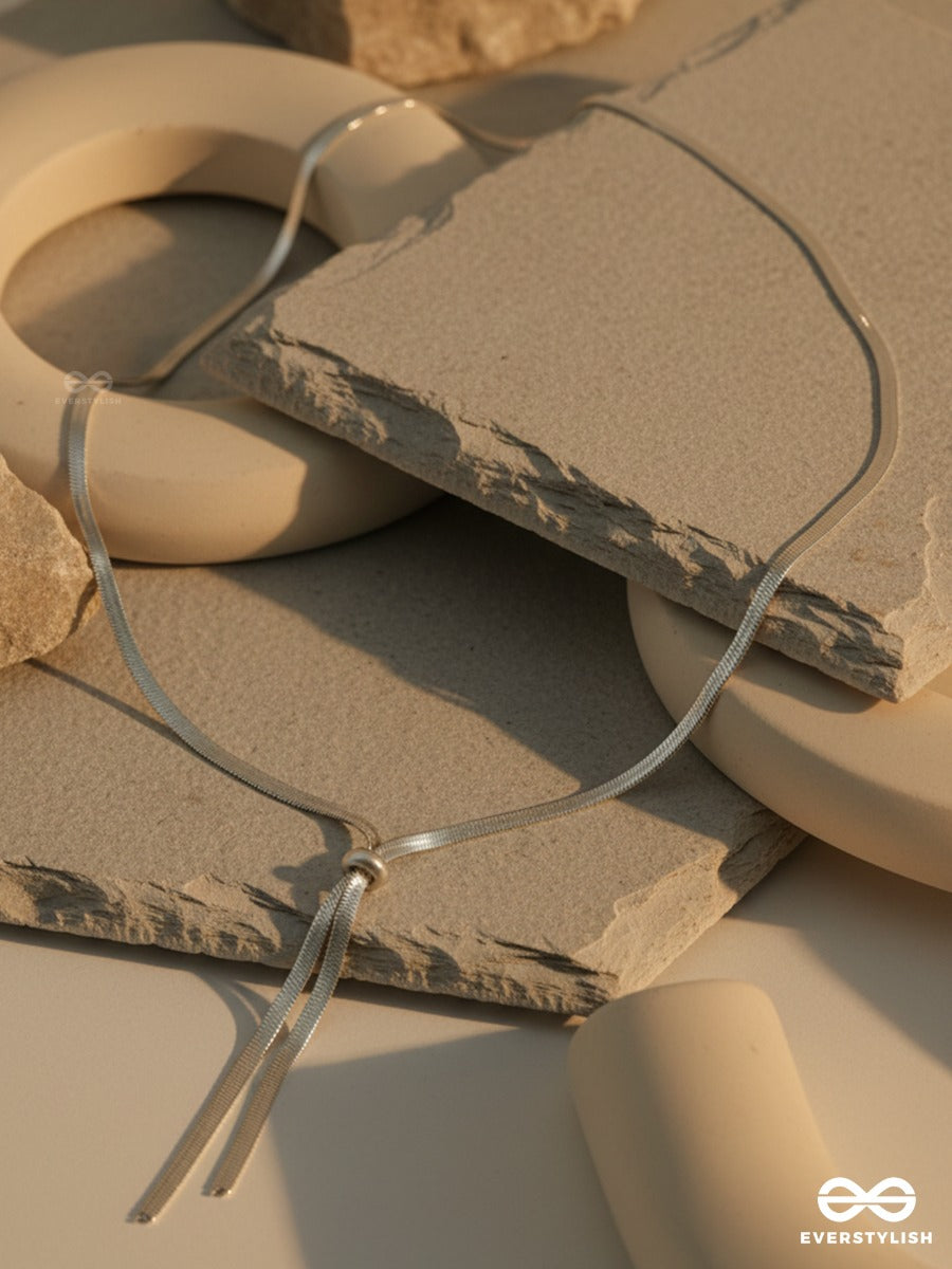 Bare Line - Sleek String Necklace