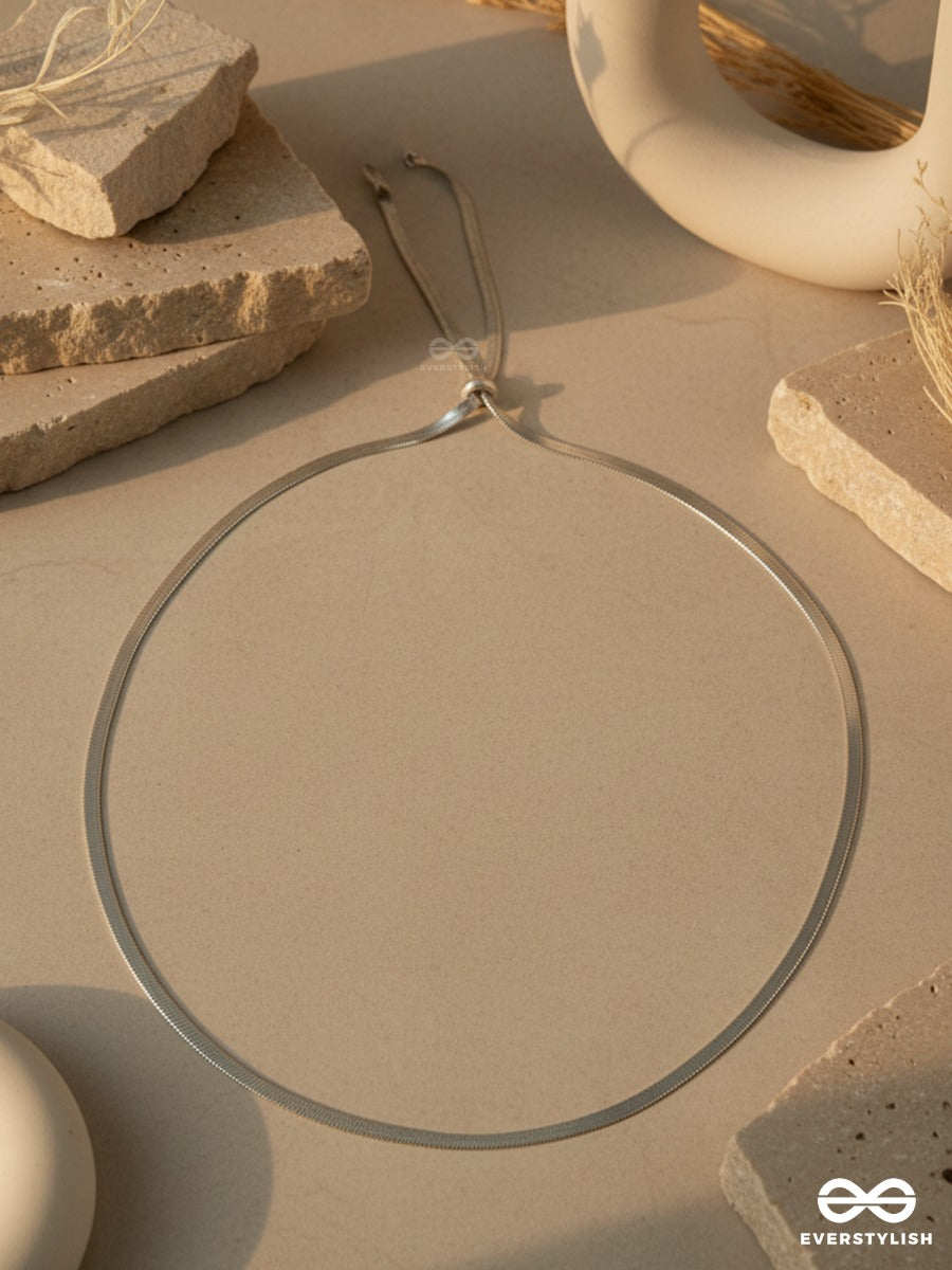 Bare Line - Sleek String Necklace