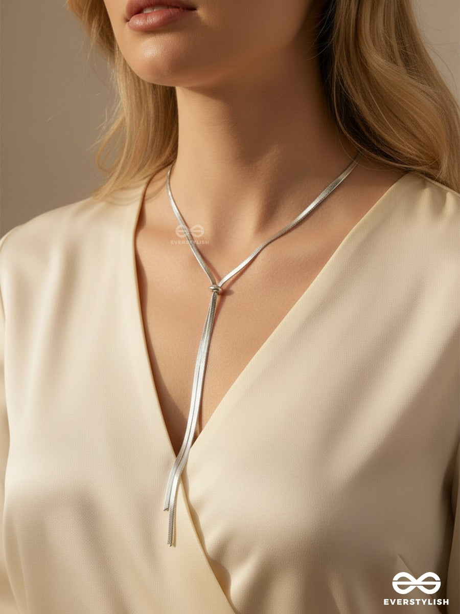 Bare Line - Sleek String Necklace